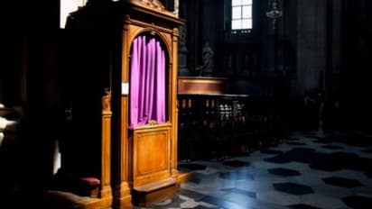 സാമ്പത്തിക തിരിമറി, കുമ്പസാരത്തിനിടെ പീഡനം, കത്തോലിക്കാ പുരോഹിതനെതിരെ നടപടിയുമായി സഭ