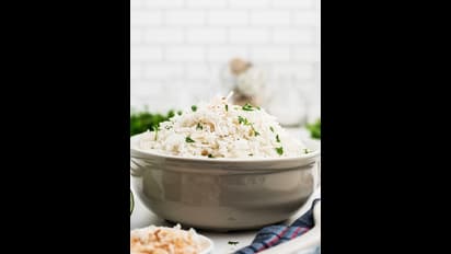 10 நிமிடத்தில் சுவையான தேங்காய் சாதம்.. இப்படி செஞ்சி அசத்துங்க..!