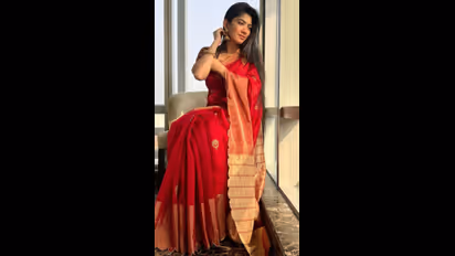   2024లో సూపర్ ట్రెండీగా మారుతున్న చీరలు ఇవి.. మీరు ట్రై చేయండి...!