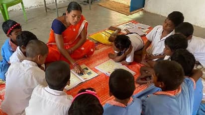 അധ്യാപകരായാൽ ഇങ്ങനെ വേണം; സീത ഒരുമ്പെട്ടിറങ്ങി, യാചിച്ചു നടന്നിരുന്ന 40 കുഞ്ഞുങ്ങള് സ്കൂളിലെത്തി