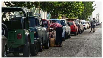 ഒറ്റയടിക്ക് പെട്രോളിന് 500 ശതമാനം വില കൂട്ടി കമ്മ്യൂണിസ്റ്റ് രാജ്യം, നേരിടുന്നത് കടുത്ത സാമ്പത്തിക പ്രതിസന്ധി