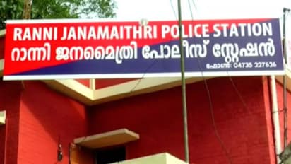 ശബരിമല തീര്ത്ഥാടക സംഘത്തില് നിന്ന് കൂട്ടംതെറ്റി യുവാവ്; തുണയായത് റാന്നി പൊലീസ്