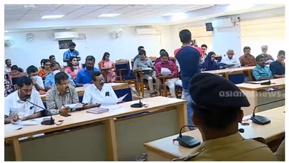 എന്ഡോസള്ഫാന് ദുരിതനിവാരണ പ്രവര്ത്തനങ്ങള് ഏകോപിപ്പിക്കുന്ന റെമഡിയേഷന് സെല് യോഗം ചേര്ന്നിട്ട് ഒരു വര്ഷം