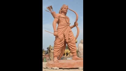 నేడు అయోధ్యలో అద్భుత ఘట్టం ... భక్తుల మధ్యకు బాలరాముడి విగ్రహం