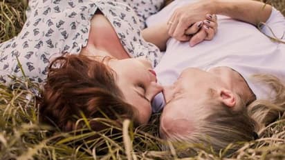 കാമുകി കുഞ്ഞുങ്ങളെപ്പോലെ കൊഞ്ചി സംസാരിക്കുന്നു, അവളെ ഇട്ടിട്ടുപോണോ എന്ന് യുവാവ്