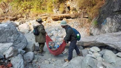 'കാട്ടിൽപ്പോയാൽ മൃഗങ്ങളെപ്പോലെ പെരുമാറണം, അവ നമ്മെപ്പോലെയല്ല'; വൈറലായി ഐഎഫ്എസ് ഓഫീസറുടെ പോസ്റ്റ്