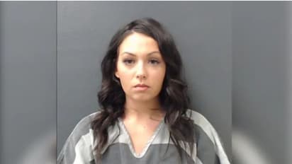 മറ്റ് കുട്ടികളെ കാവൽ നിർത്തി; വിദ്യാര്ത്ഥിയുമായി ലൈംഗിക ബന്ധത്തിൽ ഏർപ്പെട്ട അധ്യാപിക കുടുങ്ങി