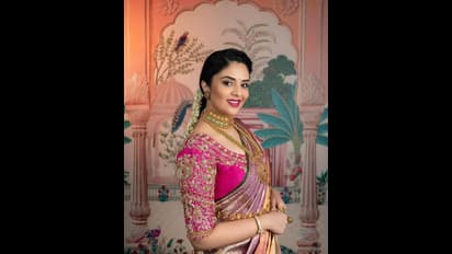 పట్టు చీరలో ముస్తాబైన శ్రీముఖి... గుడ్ న్యూస్ చెబుతుందా? అందరి సందేహం అదే!