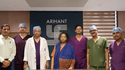 പൂര്ണ ഗര്ഭിണി വന്നത് അപൂര്വ രോഗാവസ്ഥയുമായി, പല ഡോക്ടര്മാര് കയ്യൊഴിഞ്ഞു; ഒടുവിൽ അപൂര്വ ശസ്ത്രക്രിയ വിജയം