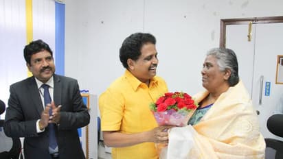 ரூ.7.5 கோடி நிலத்தை பள்ளிக்கு தானமாக வழங்கிய வங்கி ஊழியர்; நேரில் சென்று வாழ்த்திய எம்.பி.வெங்கடேசன்