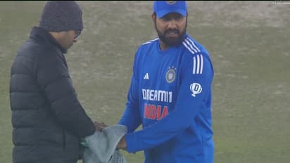 மொஹாலியில் கடும் குளிர் – ஹாட் வாட்டர் பேக் பயன்படுத்திய இந்திய வீரர்கள்!