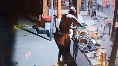 ക്ഷേത്രത്തിൽ ഓട് പൊളിച്ചിറങ്ങി, വിളക്ക് തെളിച്ചു! പണി കഴിഞ്ഞ് മടങ്ങി; തേടിയിറങ്ങിയ പൊലീസ് എത്തിയത് ജയിലിൽ