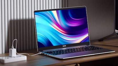  ల్యాప్‌టాప్ సగం ధరకే.. అన్ని ఫీచర్లు కూడా.. కుప్పలుకుప్పలుగా ఆర్డర్లు  !!