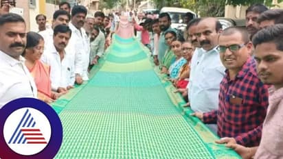 ಗಳಿಸಿದ್ದ ಹಣವನ್ನೆಲ್ಲ ಸೀರೆಗೆ ಮೀಸಲಿಟ್ಟ : ಅಯೋಧ್ಯೆ ರಾಮ ಮಂದಿರಕ್ಕೆ ಸಿದ್ಧವಾಯ್ತು ದೊಡ್ಡ ರೇಷ್ಮೆ ಸೀರೆ