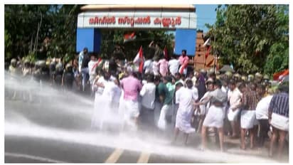കണ്ണൂരിൽ യൂത്ത് കോൺഗ്രസ് മാർച്ചിൽ സംഘർഷം; ജലപീരങ്കി, അറസ്റ്റ് ചെയ്ത് നീക്കുന്നു
