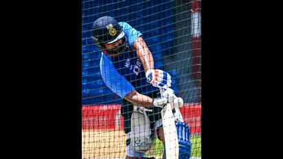 വന്നു കയറിയതേയുള്ളൂ, മറ്റൊരു റെക്കോര്ഡ് കൂടി രോഹിത്തിന്റെ പേരിലേക്ക്! വിരാട് കോലി അടുത്തെങ്ങുമില്ല