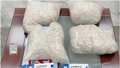 വിശദമായ പരിശോധനയില് കുടുങ്ങി; യാത്രക്കാരനില് നിന്ന് പിടിച്ചെടുത്തത് 45,000 ലഹരി ഗുളികകള്