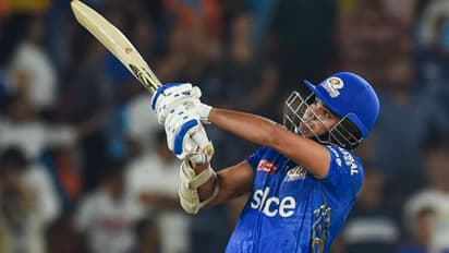 രഞ്ജിയിൽ തകർത്തടിച്ച് അർജ്ജുൻ ടെന്ഡുൽക്കർ, രഹാനെ ഗോൾഡൻ ഡക്ക്, പൂജാരക്കും നിരാശ; 8 വിക്കറ്റ് വീഴ്ത്തി ഭുവി