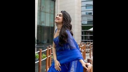 ట్రాన్స్ ఫరెంట్ శారీ కట్టిన బేబమ్మ.. జబ్బల జాకెట్ లో ‘ఉప్పెన’ బ్యూటీ మెరుపులు.. స్టిల్స్ చూస్తే అంతే!