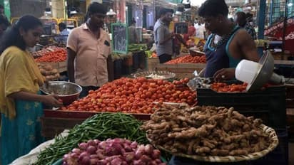 கிடு கிடுவென உயர்ந்த கேரட், அவரைக்காய் விலை... கோயம்பேட்டில் தக்காளி, வெங்காயம் விலை என்ன தெரியுமா.?