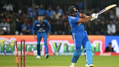 ക്യാപ്റ്റനാണ്, പക്ഷെ ഇതുവരെ ഒറ്റ റൺ പോലും നേടിയിട്ടില്ല, രോഹിത് ശർമക്കെതിരെ രൂക്ഷവിമര്ശനവുമായി മുന് താരം