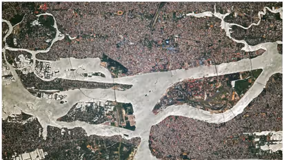 'അറബിക്കടലിന്റെ റാണി നാസയുടെ കണ്ണില്' :കൊച്ചിയുടെ ആകാശ ദൃശ്യം പങ്കുവച്ച് നാസ, ചിത്രം വൈറല്