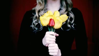 ഭാവി അമ്മായിഅമ്മ സീനാണ് ഗയ്സ്, നമ്മ ഒളിച്ചോടുവാണ്; യുവതിയുടെ പോസ്റ്റിന് വൻ സപ്പോർട്ട്