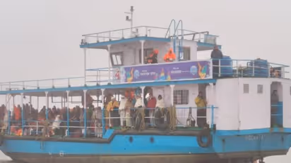 കനത്ത മൂടൽ മഞ്ഞിൽ കാഴ്ച മങ്ങി, ബോട്ട് നദിയിൽ കുടുങ്ങി ഒറ്റപ്പെട്ടത് ഗം​ഗാസാ​ഗർ തീർത്ഥാടനത്തിനെത്തിയവർ