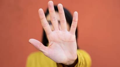 രണ്ട് വിരൽ പരിശോധന, അതിജീവിതയ്‍ക്ക് ഡോക്ടര്‍മാര്‍ 5 ലക്ഷം നഷ്ടപരിഹാരം നൽകണമെന്ന് കോടതി