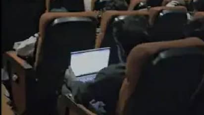 എന്താടാ വെറൈറ്റിയാണോ? പുലർച്ചെ സിനിമാതിയറ്ററിൽ ലാപ്ടോപ്പുമായി വന്നിരുന്ന് ജോലി ചെയ്യുന്ന യുവാവ്