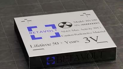 இனி சார்ஜ் செய்ய தேவையே இல்லை! 50 வருடங்கள் நீடிக்கும் அணுசக்தி பேட்டரி!