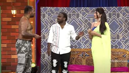 `జబర్దస్త్` వర్ష బట్టలపై కమెడియన్‌ షాకింగ్‌ కామెంట్‌.. చిన్నప్పటి వేషాలు వెల్లడి.. ఇమ్మూకి మైండ్‌ బ్లాక్‌