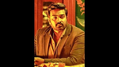 விஜய் சேதுபதியின் மகளா இது? டீ ஷர்ட்.. பாப் கட்டிங் ஹேர்.. ஆளே அடையாளம் தெரியாமல் ஹீரோயின் மாதிரி இருக்காங்களே