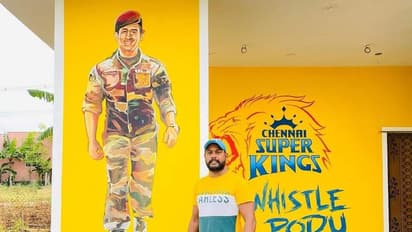 தோனிக்காக வீட்டையே மஞ்சள் நிறத்தில் மாற்றிய தமிழக ரசிகர்.! திடீர் தற்கொலை- காரணம் என்ன.?