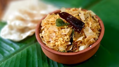 ചോറിനൊപ്പം കഴിക്കാൻ രുചികരമായ പപ്പട തോരൻ ; റെസിപ്പി