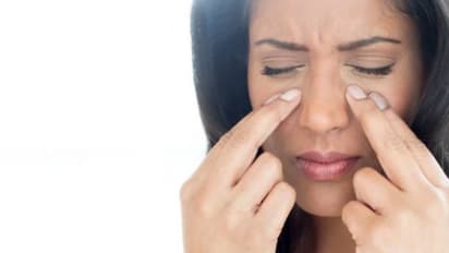 ഉറങ്ങി എഴുന്നേല്‍ക്കുമ്പോള്‍ മുഖം നീര് വന്ന് വീര്‍ക്കാതിരിക്കാൻ ചെയ്യേണ്ടത്...