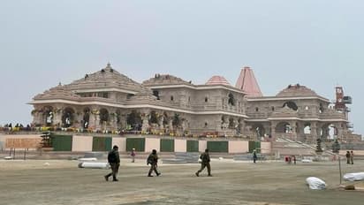 അയോധ്യ ക്ഷേത്രത്തിലെ പ്രസാദമെന്ന പേരിൽ പലഹാര വിൽപന, ആമസോണിന് നോട്ടീസ്