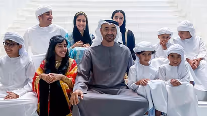 நான்காயிரம் கோடியில் அரண்மனை.. 700 சொகுசு கார்கள்.. 8 பிரைவேட் ஜெட் - உலகின் பணக்கார குடும்பம் இவங்கதான்!