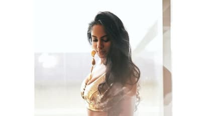 ఓజి బ్యూటీ నెవర్ బిఫోర్ షో.. డస్కీ సొగసుతో కైపెక్కించేలా శ్రీయ రెడ్డి ఫోజులు, వైరల్ 