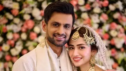 సానియాతో విడిపోయారనే పుకార్లు: పాకిస్తాన్ నటి సనా జావెద్తో షోయబ్ మాలిక్ పెళ్లి