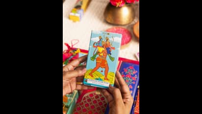 అయోధ్య : రాముడి పాదాల దగ్గరవాడిన పూలతో సువాసనా భరితమైన అగరబత్తీలు..