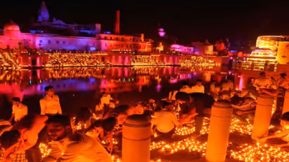 ராமர் கோவில் திறப்பு.. 10 லட்சம் அகல் விளக்குகளால் ஒளிரப்போகும் அயோத்தி - வீடுகளில் ஏற்றப்படும் 'ராம் ஜோதி'!