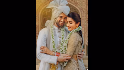 విజయ్ దేవరకొండకు చెప్పకుండా ఏం చేయను... ఓపెన్ అయిన రష్మిక, దీన్ని ప్రేమ కాక ఏమంటారు?