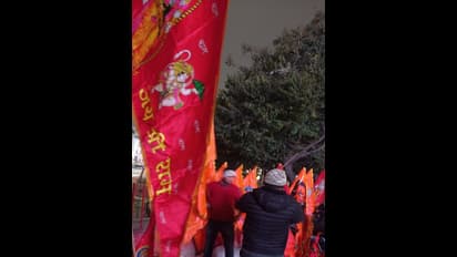 ಮಂಡ್ಯ: ರಾತ್ರೋ ರಾತ್ರಿ ಹನುಮ ಧ್ವಜ ತೆರವಿಗೆ ಅಧಿಕಾರಿಗಳ ಯತ್ನ, ಕೆರಗೋಡದಲ್ಲಿ ಉದ್ವಿಘ್ನ ಪರಿಸ್ಥಿತಿ..!