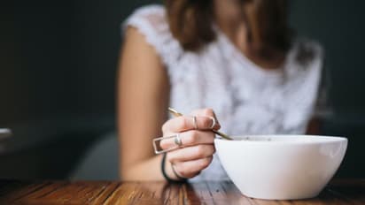 40 దాటిన మహిళలు కచ్చితంగా తాగాల్సిన డ్రింక్స్ ఇవి..!