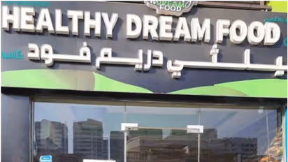 ചെറുപ്രാണികളും കീടങ്ങളും, മുന്നറിയിപ്പ് അവഗണിച്ചു; തുടര്ച്ചയായി ഭക്ഷ്യ സുരക്ഷാ നിയമം ലംഘിച്ച കഫേ പൂട്ടിച്ചു