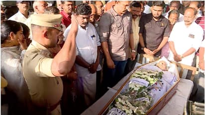 അന്നക്കുട്ടിയെ തിരിഞ്ഞുനോക്കാത്ത മക്കൾക്കെതിരെ കടുത്ത നടപടി; മകനെ കേരള ബാങ്കില് നിന്നും സസ്പെൻഡ് ചെയ്തു