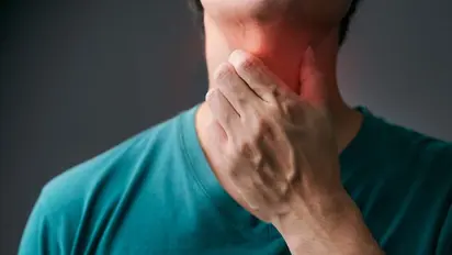 ഈ 12 ലക്ഷണങ്ങളെ നിസാരമായി കാണരുതേ, തൊണ്ടയിലെ ക്യാന്സറാകാം...