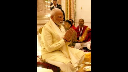అయోధ్య రామ మందిరం: పూర్తైన ప్రాణ ప్రతిష్ట, రామ్ లల్లా విగ్రహాన్ని ఆవిష్కరించిన మోడీ