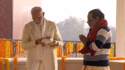 PM Modi offers prayers at Kuber Tila Shiva temple, unveils 'Jatayu' statue (WATCH)